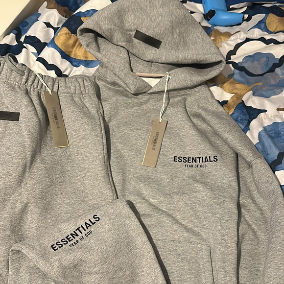 Essentials Other - Grey Essentials FOG Set Medium